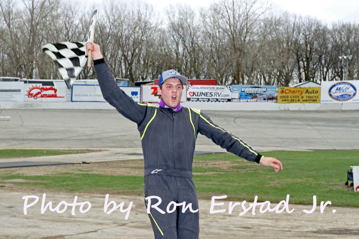 RJ BRAUN TOPS THE MIRACLE ON THE HIGH BANKS TO OPEN THE 2023 SEASON AT SLINGER