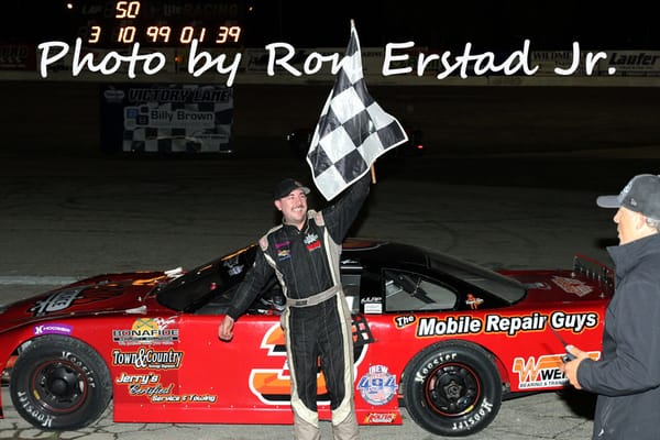 HROMADKA BREAKS THROUGH FOR FIRST SLINGER FEATURE WIN IN GRADUATION CELEBRATION 50